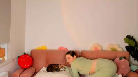 Snapshot of thisisamelia chatting on 28, 2, 2025 Amelia shows on mondays fridays and sundays if anything changes im giving updates on my fansly online show from 28, 2, 2025