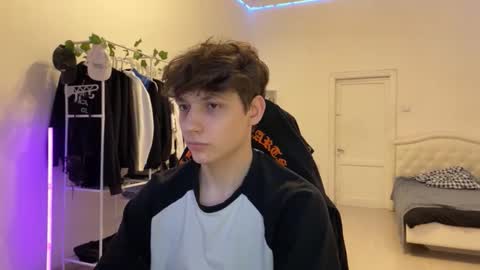 Thomas Hill online show from 31, 10, 2025