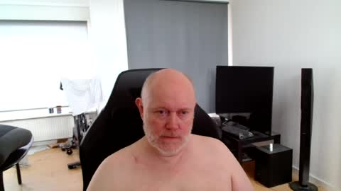 Snapshot of thomas806035 chatting on 7, 8, 2026 thomas806035 online show from 7, 8, 2026