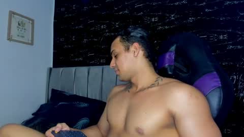 Snapshot of thomas__wayne chatting on 14, 5, 2026 Thomas online show from 14, 5, 2026