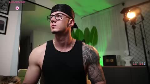 Snapshot of thomas_falcon1 chatting on 1, 3, 2026 Thomas Falcon online show from 1, 3, 2026