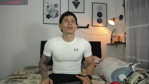 Snapshot of thomas_hot369 chatting on 7, 4, 2026 thomas_hot369 online show from 7, 4, 2026