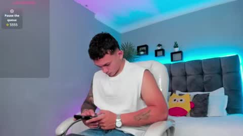 Snapshot of thomas_moon_ chatting on 10, 6, 2026 Thomas online show from 10, 6, 2026