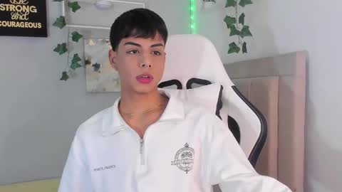 Thomas online show from 12, 9, 2025