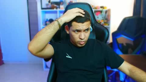 Thomas online show from 8, 11, 2025