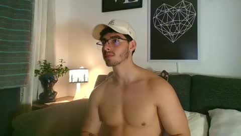 Snapshot of thomylov chatting on 17, 2, 2026 thomylov online show from 17, 2, 2026