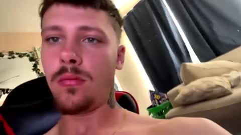 Snapshot of threenugdoug chatting on 11, 3, 2025 threenugdoug online show from 11, 3, 2025