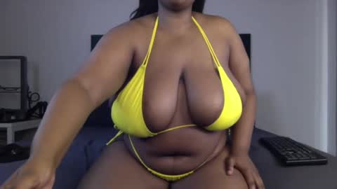 Snapshot of throatgoat2121 chatting on 17, 11, 2025 throatgoat2121 online show from 17, 11, 2025