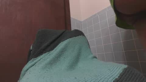 Snapshot of throbbingloads chatting on 3, 12, 2024 throbbingloads online show from 3, 12, 2024