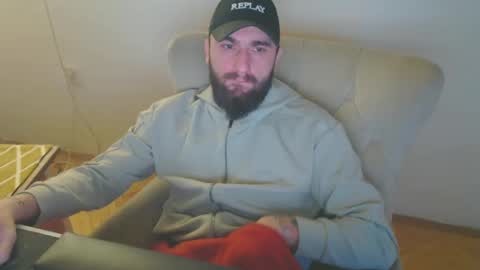 Snapshot of thug__ chatting on 23, 12, 2024 HugeJuicy online show from 23, 12, 2024