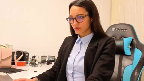 tia_j online show from 4, 3, 2026