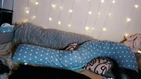 tiameow online show from 7, 4, 2026