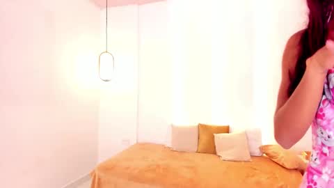 Snapshot of tiana_glow chatting on 5, 3, 2025 tihana online show from 5, 3, 2025