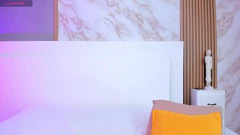 Snapshot of tianaglow4 chatting on 18, 10, 2025 tianaglow4 online show from 18, 10, 2025