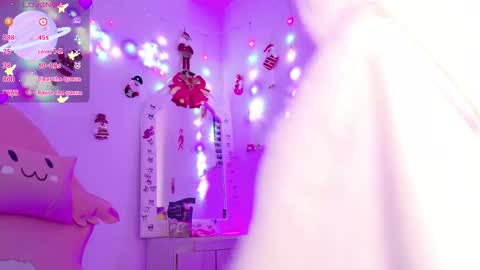 Tiana Le online show from 3, 12, 2025