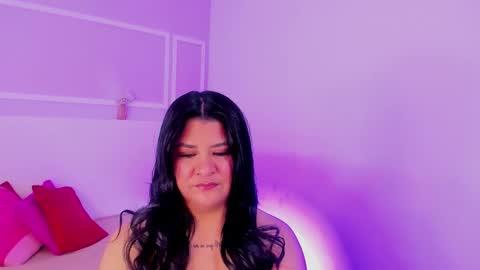 tiannagloww online show from 14, 2, 2026