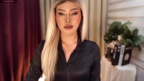 Snapshot of tiara_perezx chatting on 4, 3, 2026 Sam online show from 4, 3, 2026