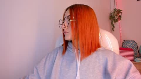 Snapshot of tiarha_ chatting on 16, 12, 2024 Tiarha online show from 16, 12, 2024