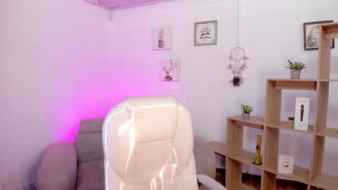 Snapshot of tiarha_ chatting on 18, 2, 2025 Tiarha online show from 18, 2, 2025