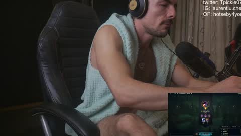 tickle_my_pickle07 online show from 2, 12, 2024