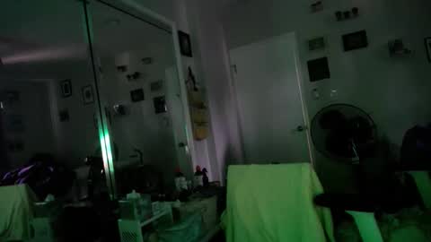 Tierra Henri online show from 5, 11, 2025