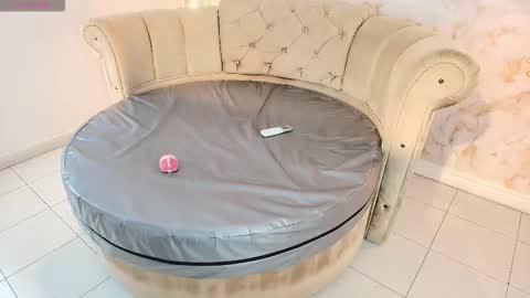 Tifani brown online show from 12, 2, 2026