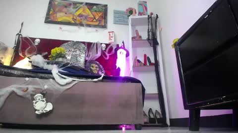 Tifanny Nails  online show from 23, 10, 2025