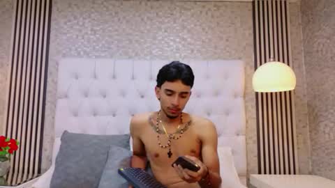 Ethan and Tifanny online show from 4, 3, 2026