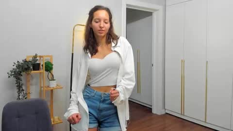 Snapshot of tifanykontos chatting on 6, 11, 2025 Emily online show from 6, 11, 2025