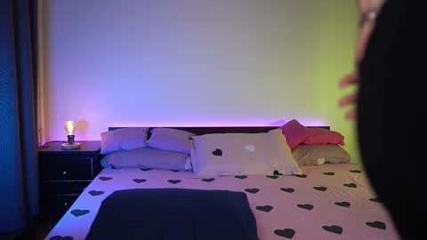 Tiffany online show from 17, 9, 2025