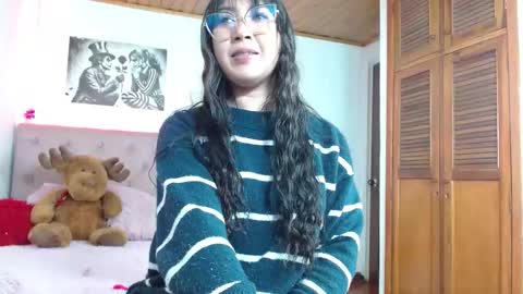 Snapshot of tiffany_beauty18 chatting on 5, 11, 2025 Tifanny online show from 5, 11, 2025