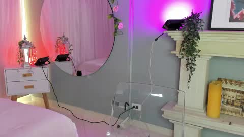 Tiffany Becker online show from 16, 4, 2026