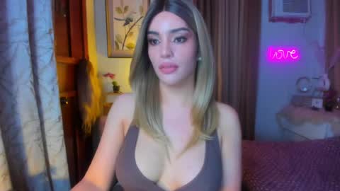 Snapshot of tiffany_cams chatting on 8, 7, 2026 Tiffany online show from 8, 7, 2026