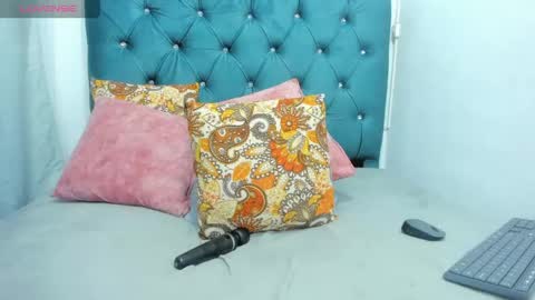 Snapshot of tiffany_hot19_ chatting on 22, 5, 2026 tiffany online show from 22, 5, 2026