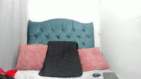 Snapshot of tiffany_hot19_ chatting on 9, 7, 2026 tiffany online show from 9, 7, 2026
