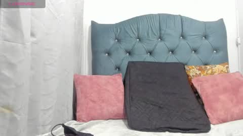 Snapshot of tiffany_hot19_ chatting on 12, 7, 2026 tiffany online show from 12, 7, 2026