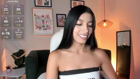 Snapshot of tiffany_low chatting on 29, 5, 2026 tiffany_low online show from 29, 5, 2026