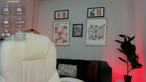 Snapshot of tiffany_low chatting on 11, 6, 2026 tiffany_low online show from 11, 6, 2026