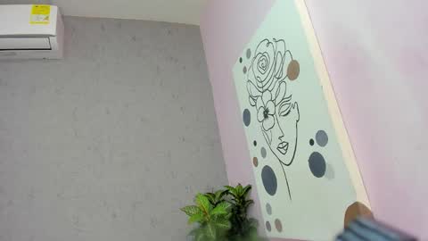 Snapshot of tiffany_mendez chatting on 18, 11, 2025 tiffany_mendez online show from 18, 11, 2025