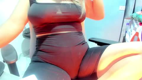 Snapshot of tiffany_teressa chatting on 12, 1, 2025 tiffany theressa online show from 12, 1, 2025