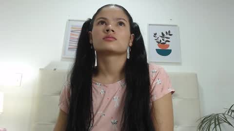 Snapshot of tiffanyfox_1 chatting on 12, 3, 2025 Tifanny Fox online show from 12, 3, 2025
