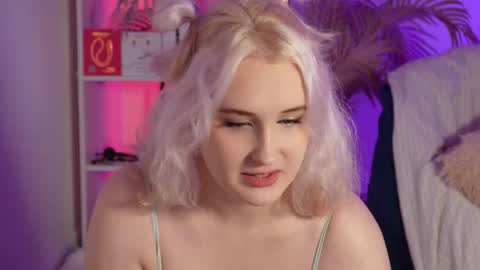 tiffanyjons online show from 25, 11, 2025