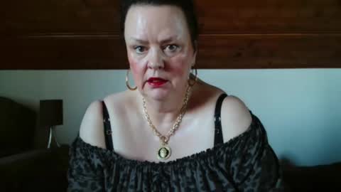 Snapshot of tiffanymature chatting on 7, 11, 2025 TiffanyMature online show from 7, 11, 2025