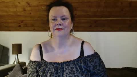 Snapshot of tiffanymature chatting on 23, 11, 2025 TiffanyMature online show from 23, 11, 2025