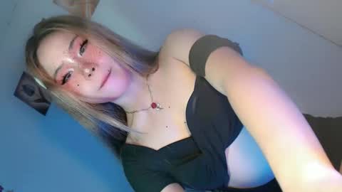 Snapshot of tight_elliana chatting on 7, 5, 2026 tight_elliana online show from 7, 5, 2026