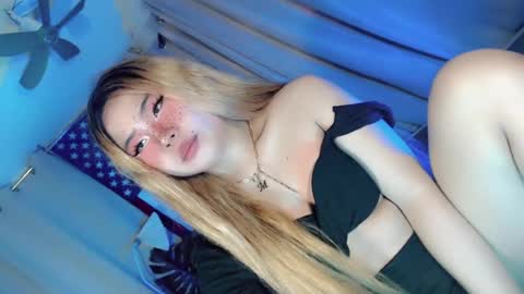 tight_elliana online show from 23, 7, 2026