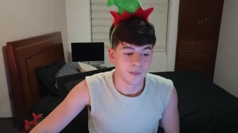 Snapshot of tightncuteass chatting on 4, 11, 2025 Camilo online show from 4, 11, 2025