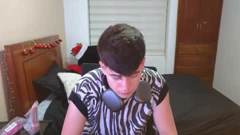 Snapshot of tightncuteass chatting on 13, 11, 2025 Camilo online show from 13, 11, 2025