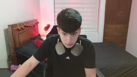 Snapshot of tightncuteass chatting on 19, 11, 2025 Camilo online show from 19, 11, 2025