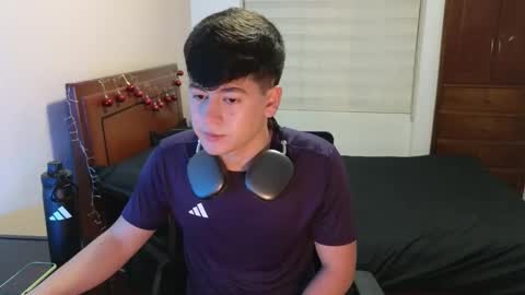 Snapshot of tightncuteass chatting on 21, 11, 2025 Camilo online show from 21, 11, 2025